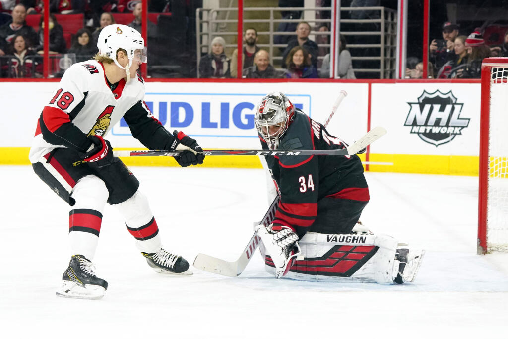 Carolina Hurricanes, Ottawa Senators complete three-player trade