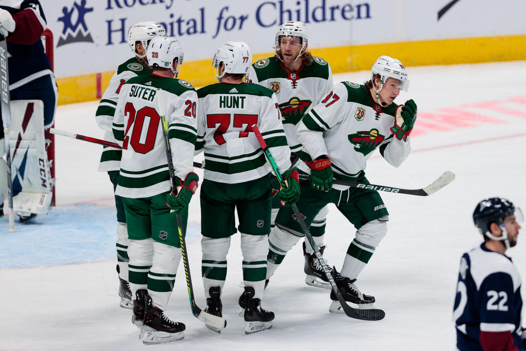 Minnesota Wild add five players to COVID list