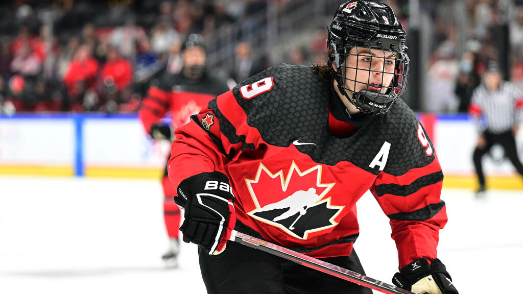 Zach Benson has his sights set on a top 10 selection in 2023 NHL Draft