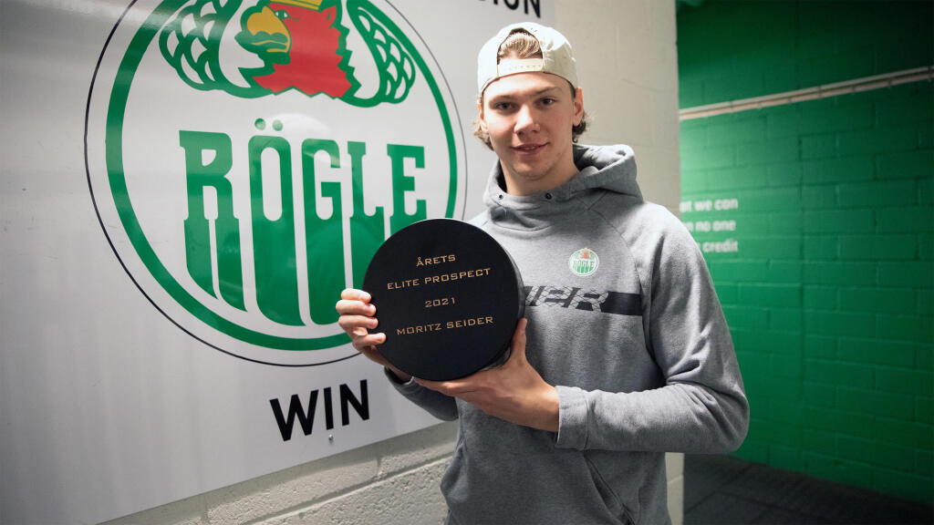 Moritz Seider takes home the 2020-21 EliteProspects award as the SHL's top junior player