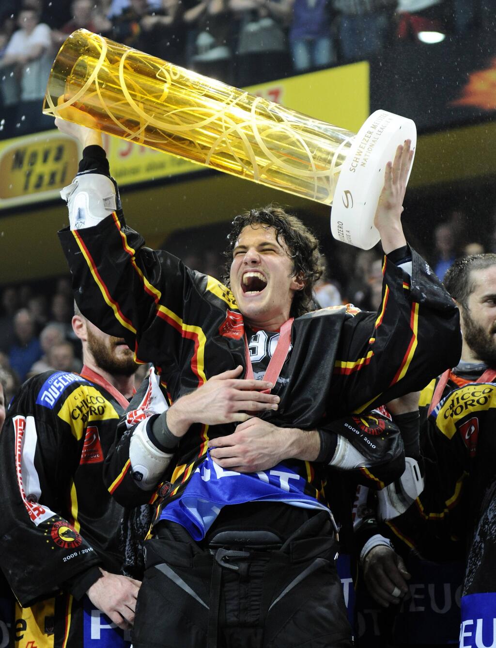 Roman Josi gewann 2010 die Meisterschaft mit dem SC Bern