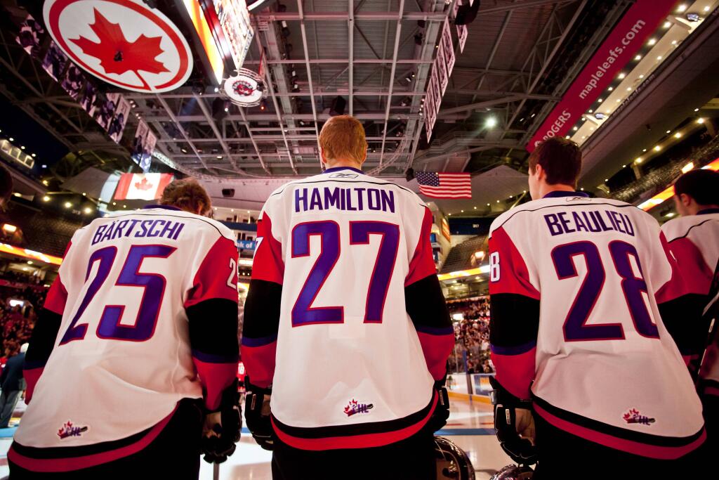 Sven Bärtschi (li.) neben Dougie Hamilton (mi.) und Nathan Beaulieu im CHL/NHL Prospects Game 