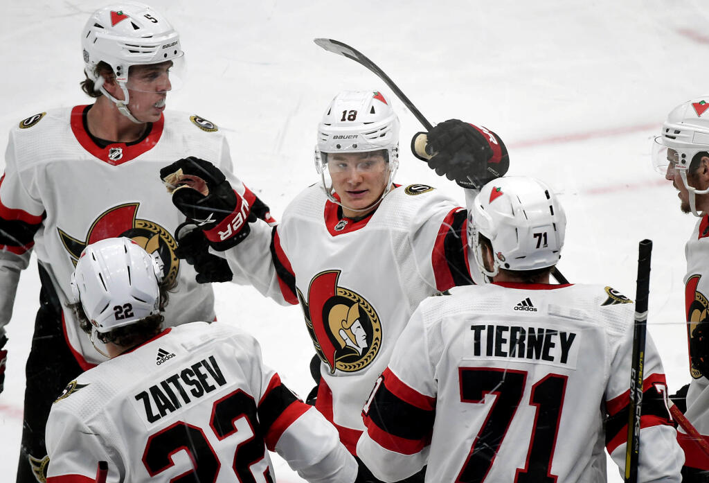 Mittendrin statt nur dabei: Tim Stützle spielt bei den Ottawa Senators jetzt als Center.
