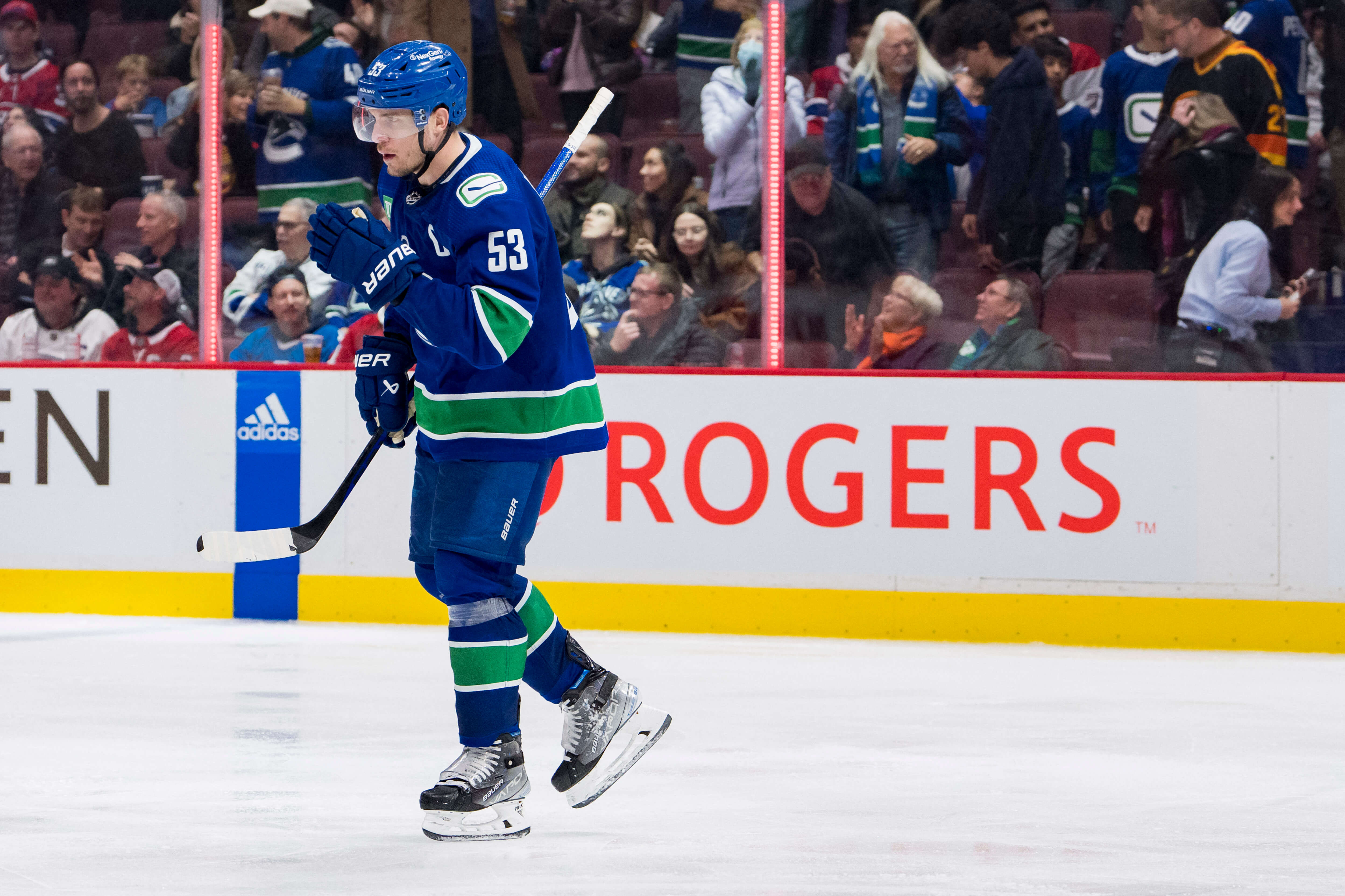 New York Islanders acquire Bo Horvat from Vancouver Canucks for Anthony Beauvillier, Aatu Räty, and 2023 first-round pick