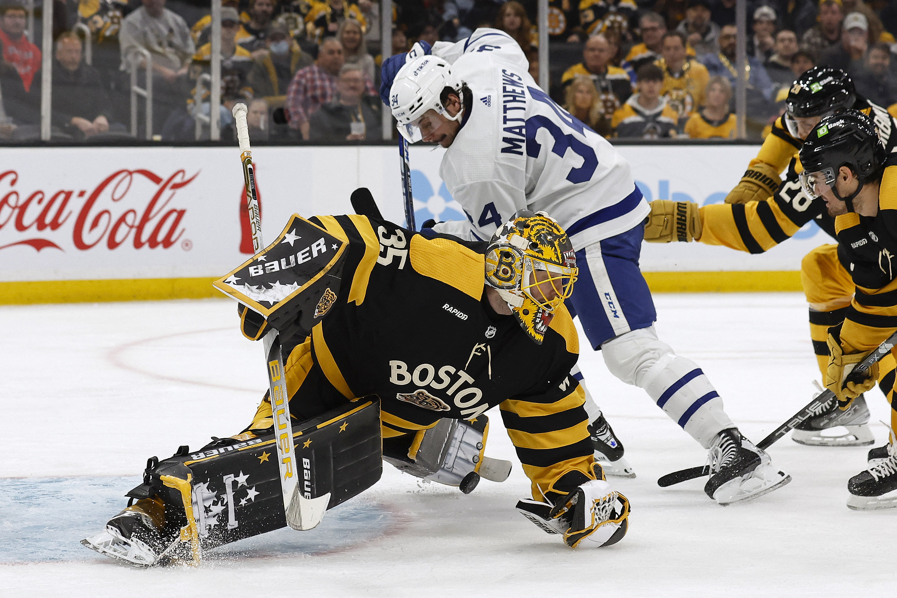 Linus Ullmark providing the Bruins vital backbone during record-chasing season