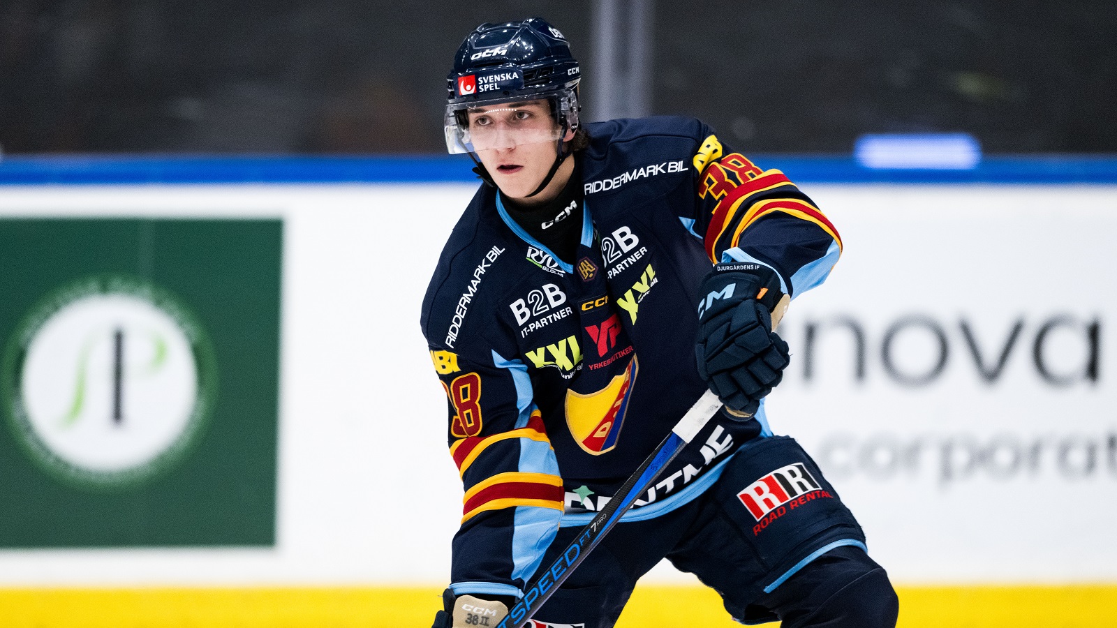 Rinkside Roundup: Victor Eklund establishing himself as a top 10 prospect for 2025 Draft